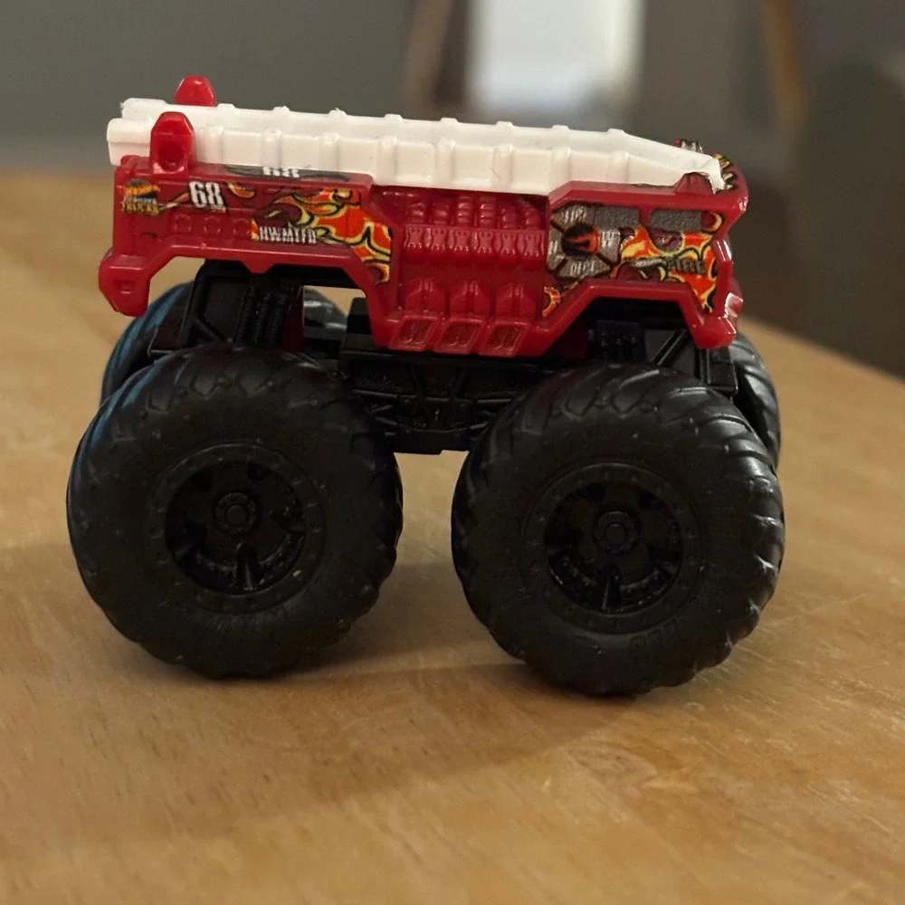 Hot Wheels Monster Trucks 5-Alarm Red Fire Truck 68 Diecast Toy Car 1186 MJ 1 NL - Picture 2 of 7